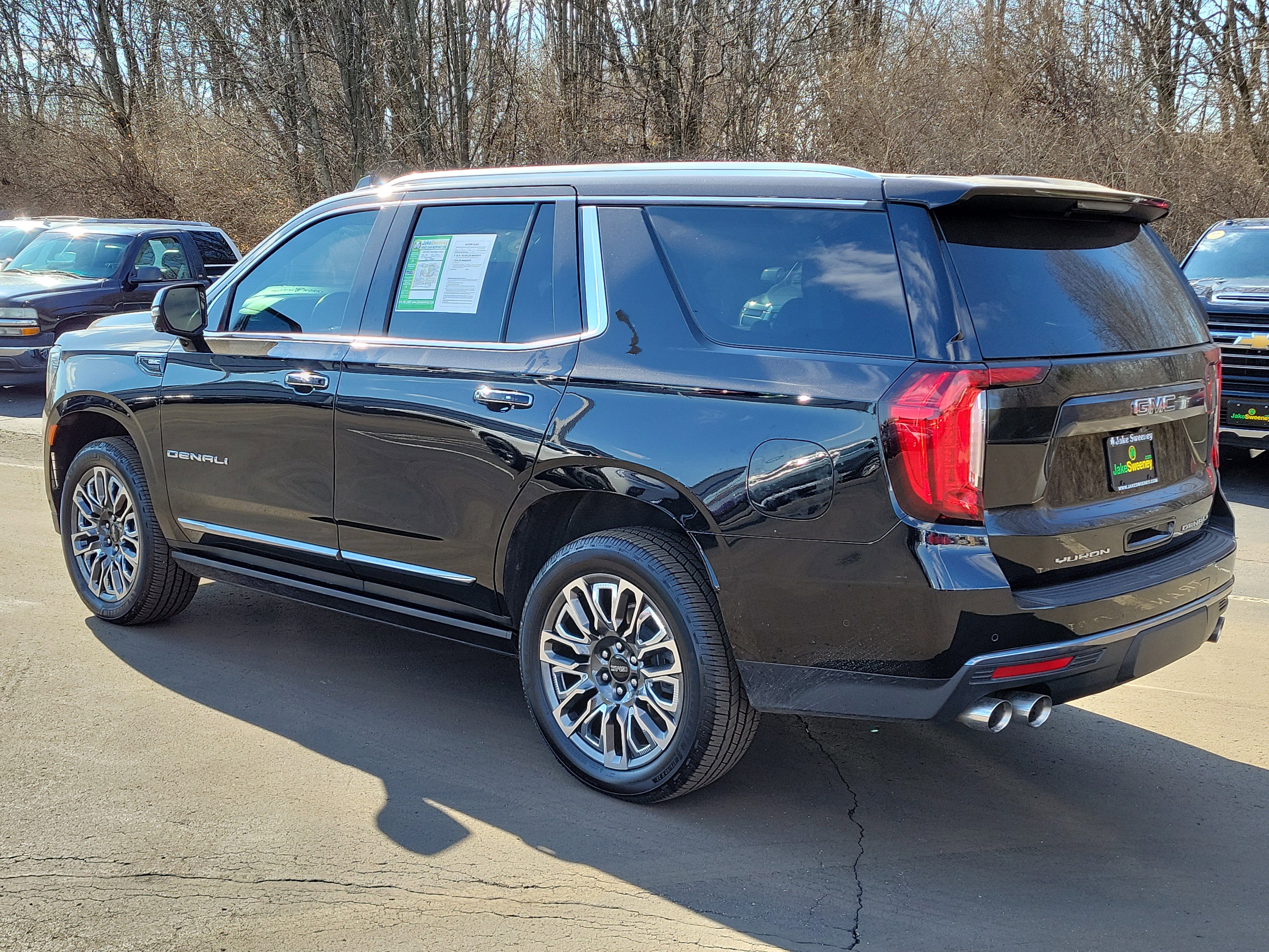 Used 2023 GMC Yukon Denali Ultimate image 3