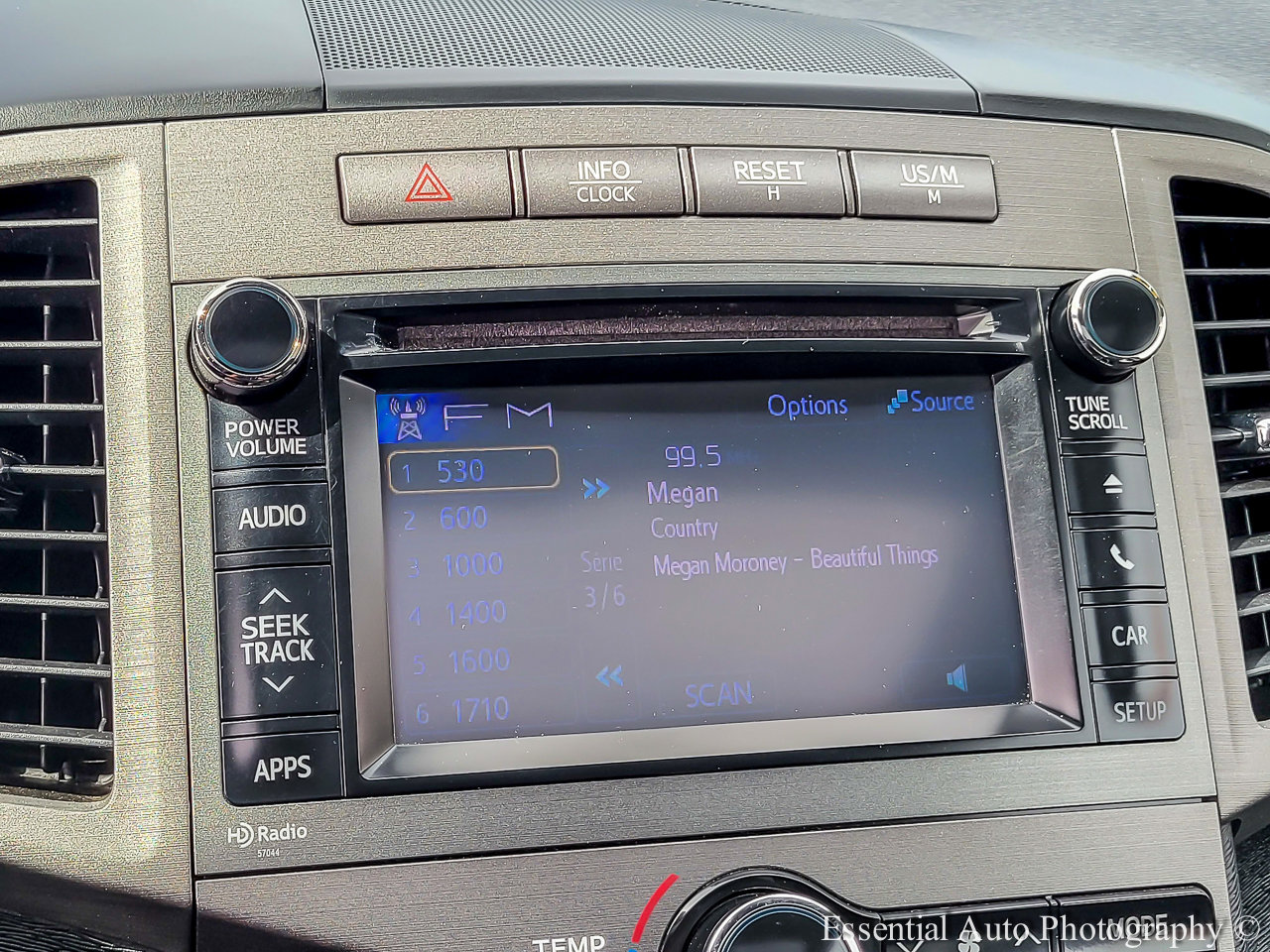 Used 2013 Toyota Venza LE image 19