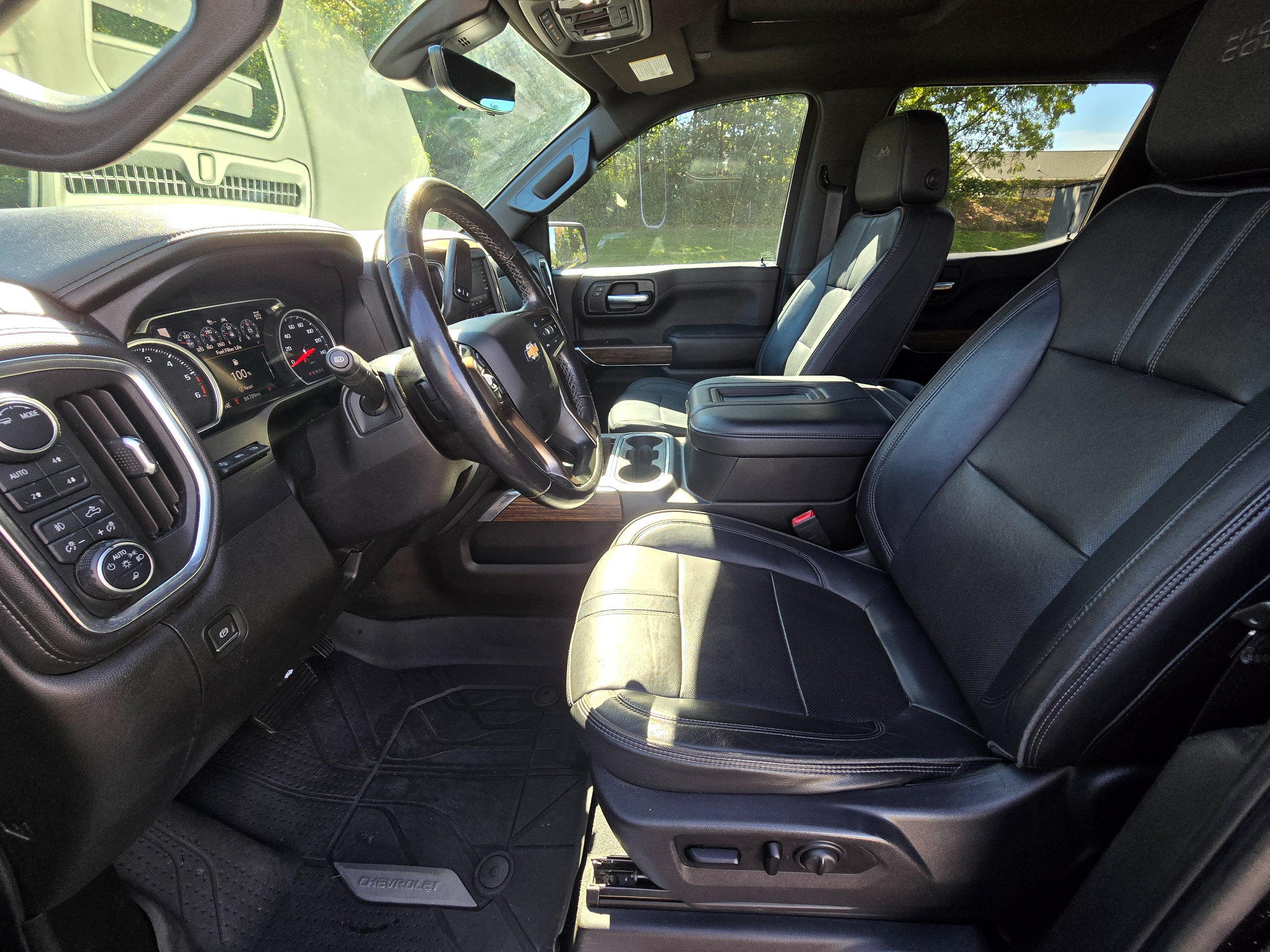 Used 2021 Chevrolet Silverado 1500 High Country w/ Technology Package AWD/4WD image 11