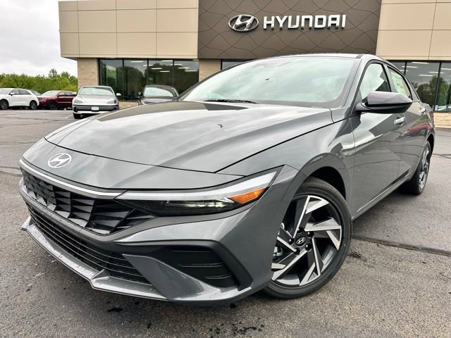 New 2025 Hyundai Elantra SEL image 1