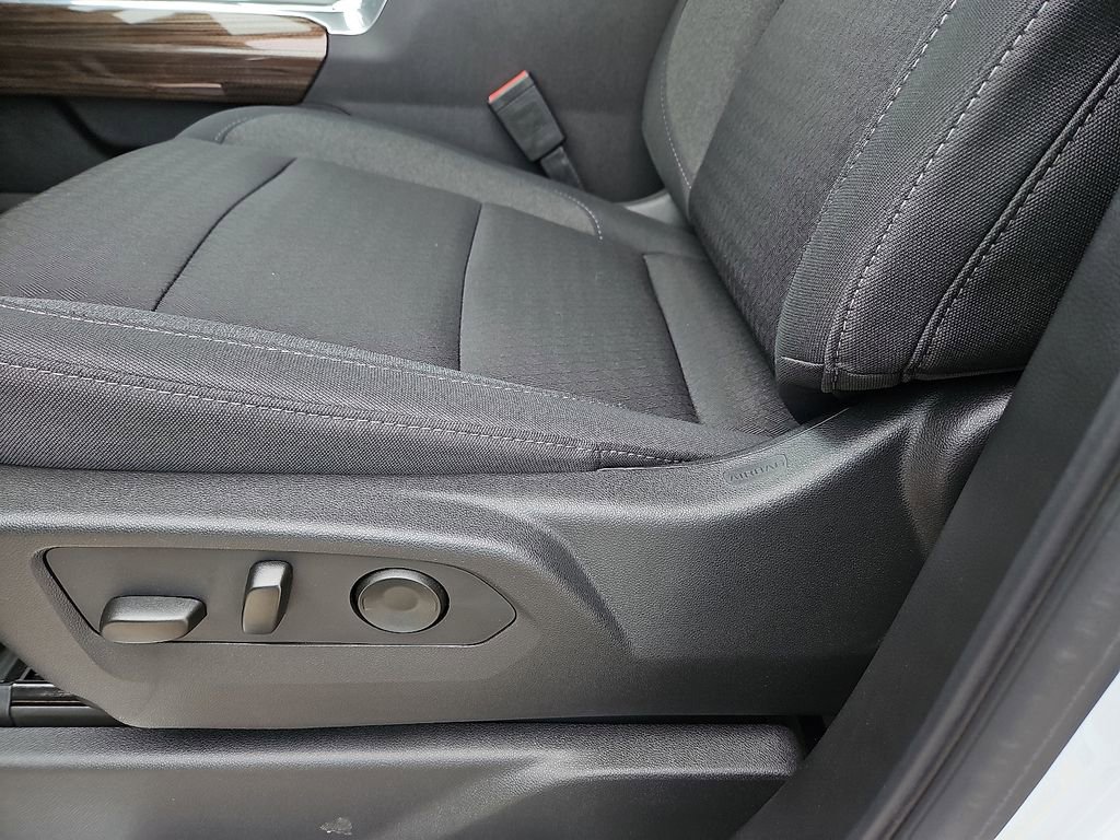 Used 2025 Chevrolet Silverado 2500 LT w/ Convenience Package image 24