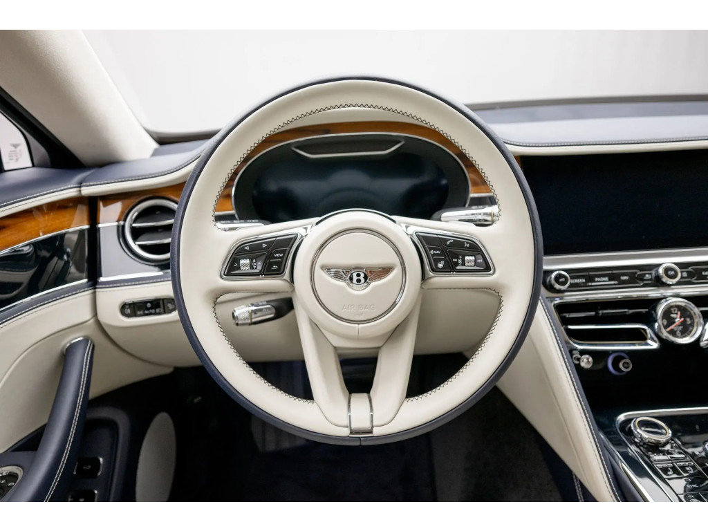 Certified 2023 Bentley Flying Spur V8 AWD/4WD image 13