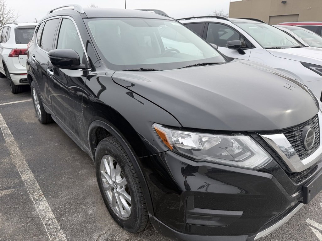 Used 2018 Nissan Rogue SV w/ Premium Package image 3