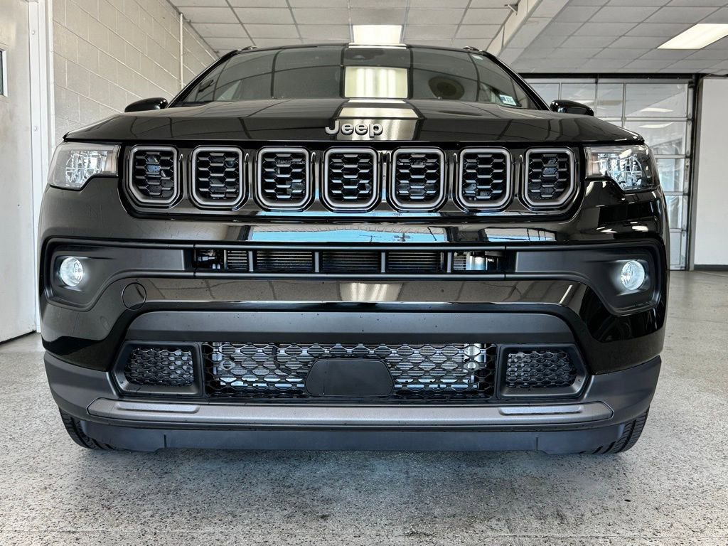 Used 2026 Jeep Compass Latitude AWD/4WD image 4