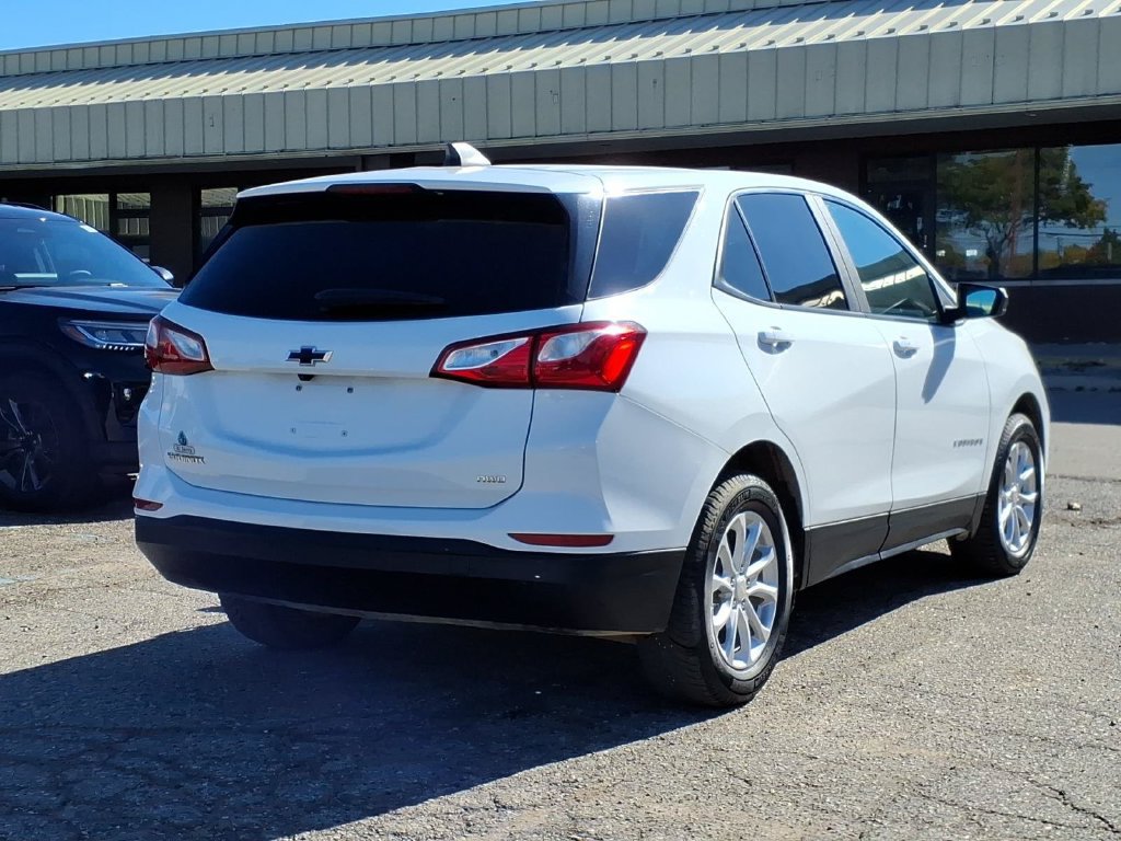 Used 2021 Chevrolet Equinox LS w/ LS Convenience Package AWD/4WD image 4