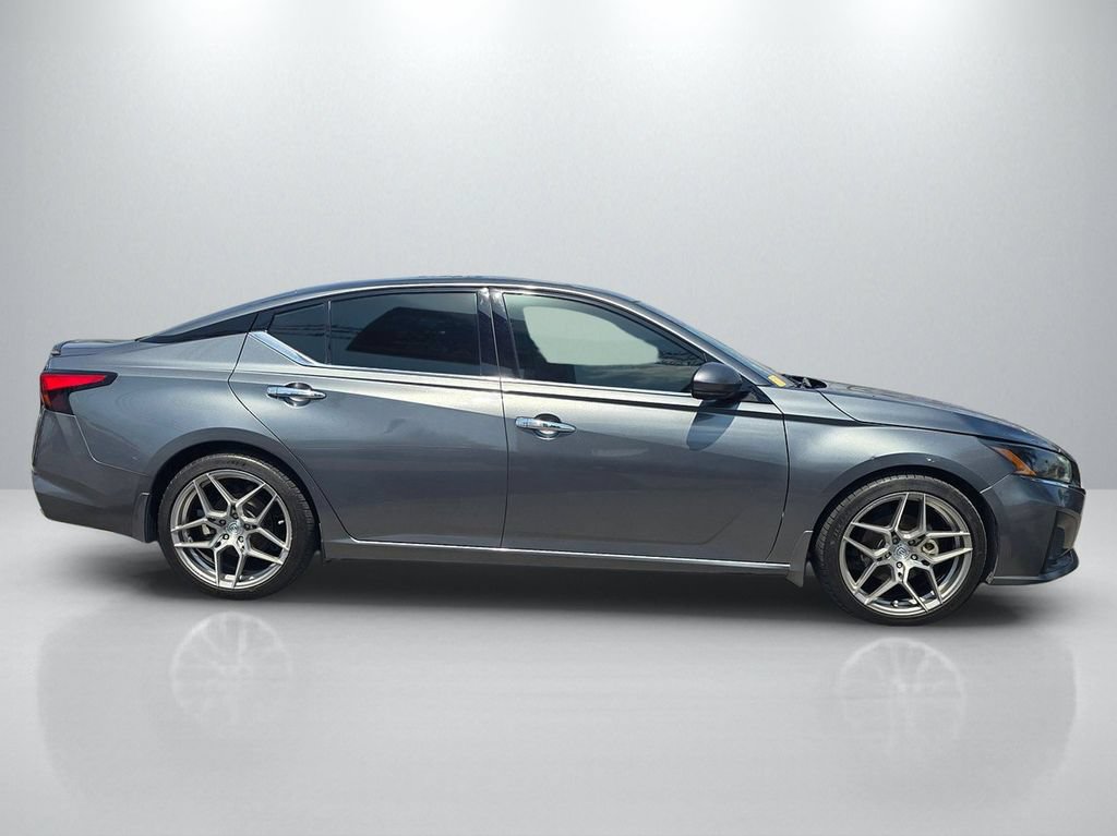 Used 2023 Nissan Altima 2.5 SL FWD image 4