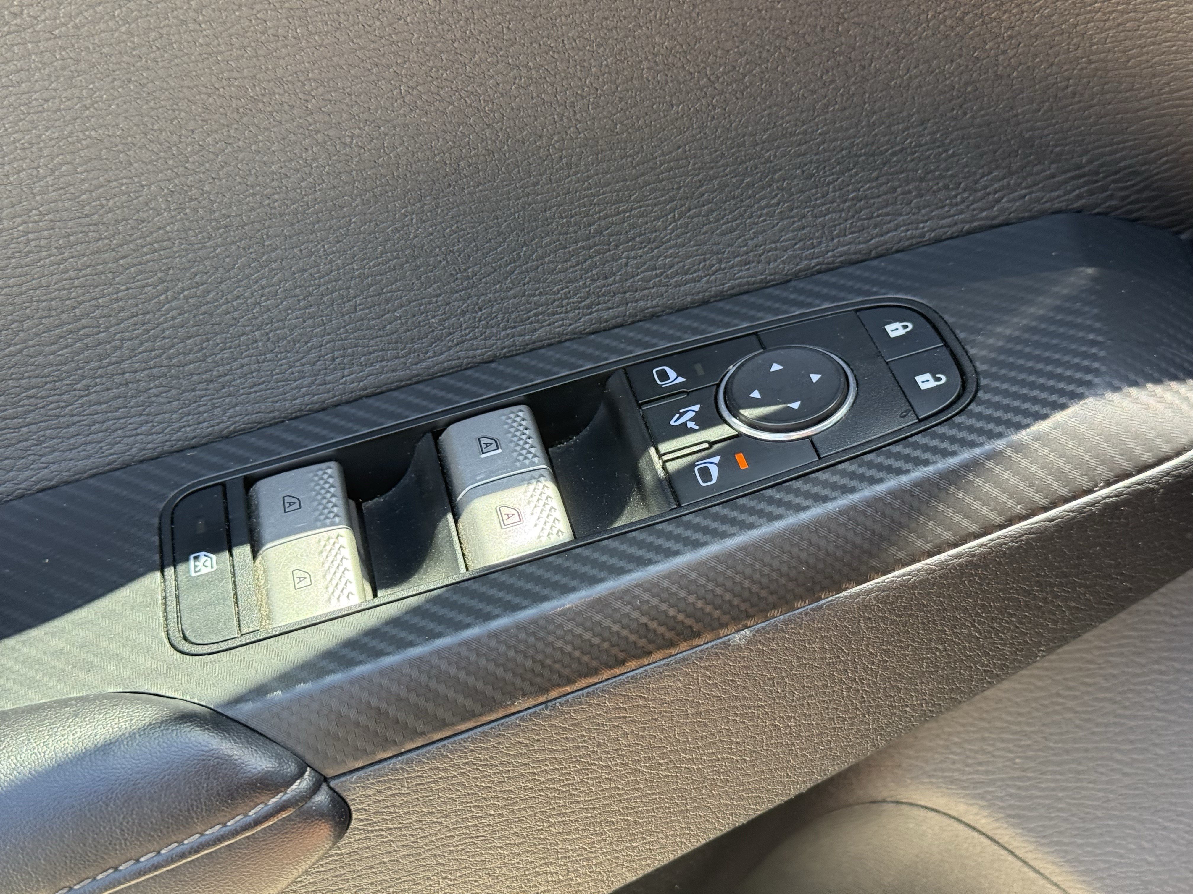 Used 2024 Mitsubishi Outlander SE FWD image 27