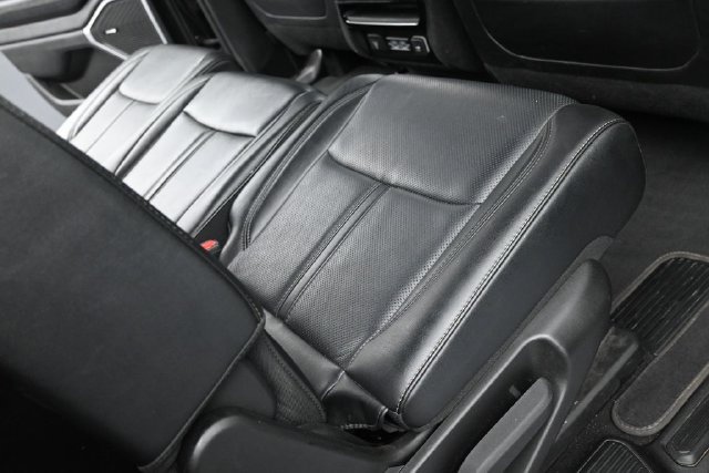 Used 2024 Jeep Wagoneer L Series II w/ Flexible Seating Group AWD/4WD image 33