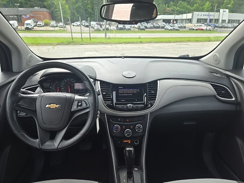 Used 2020 Chevrolet Trax LS FWD image 3