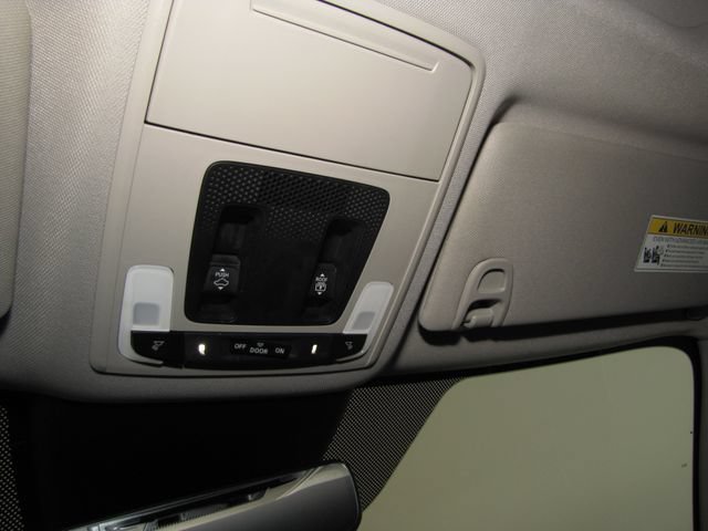 Certified 2025 Honda Pilot Touring image 8