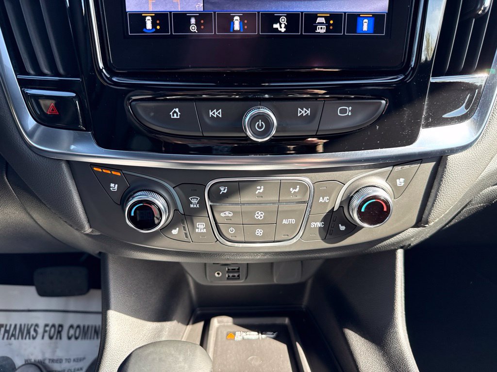 Used 2023 Chevrolet Traverse High Country AWD/4WD image 39