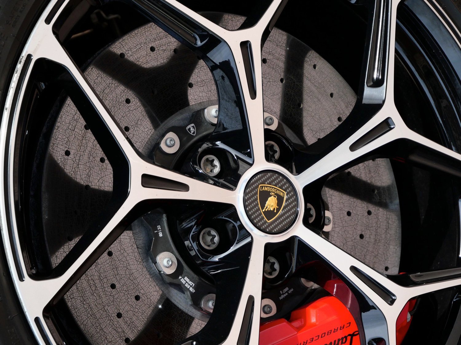 Used 2024 Lamborghini Revuelto image 17