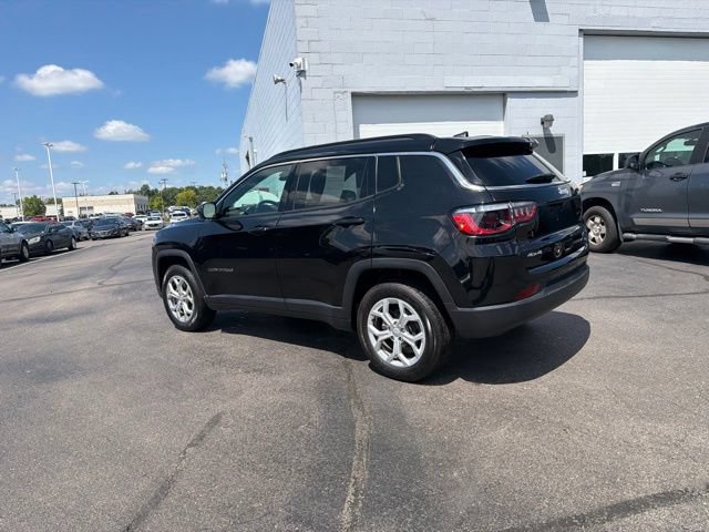 Used 2024 Jeep Compass Latitude AWD/4WD image 15