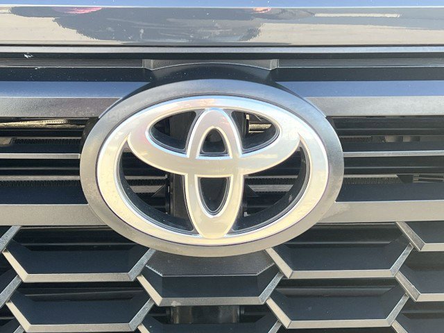 Used 2025 Toyota Tacoma TRD Off-Road image 30