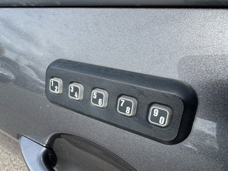 Used 2014 Ford Focus SE FWD image 11