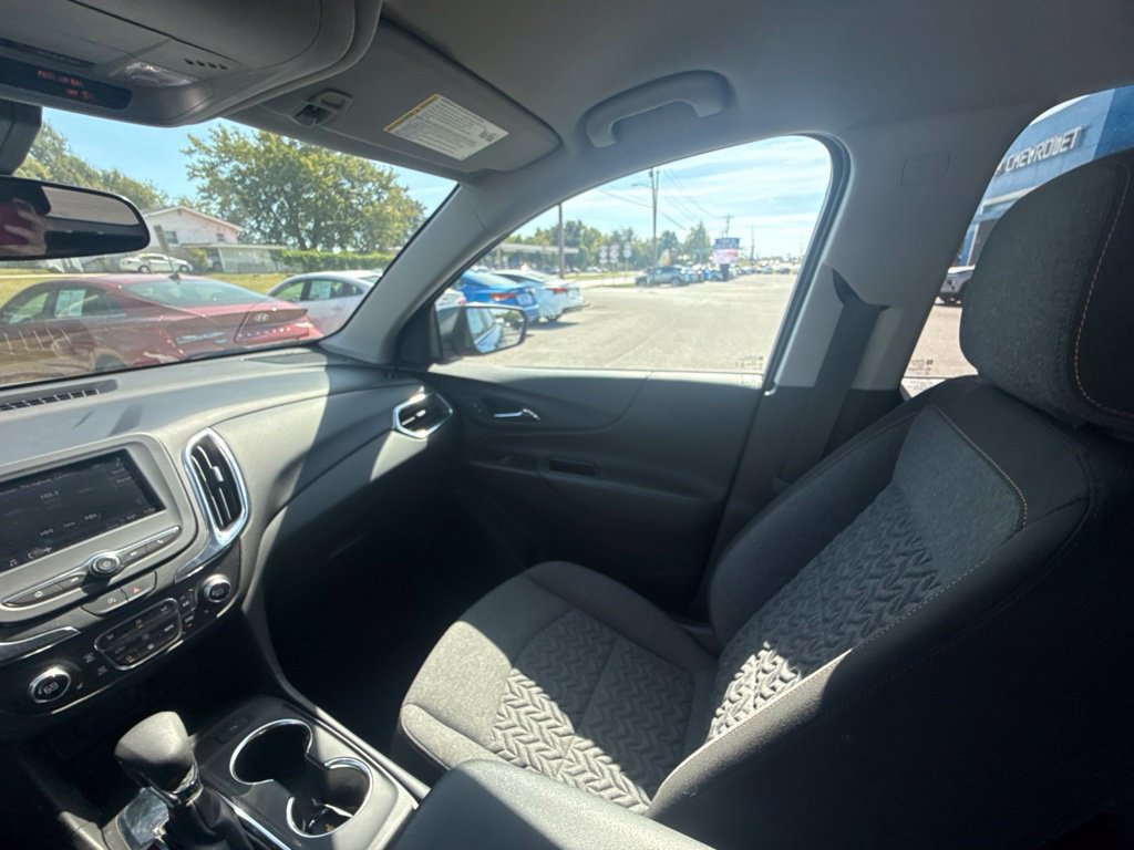 Used 2024 Chevrolet Equinox LT w/ LPO, Floor Liner Package FWD image 16