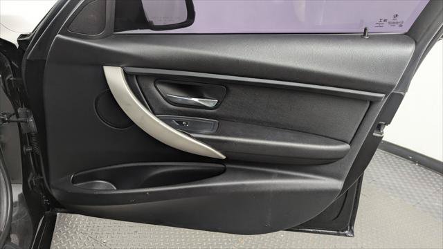 Used 2018 BMW 320i Sedan RWD image 22