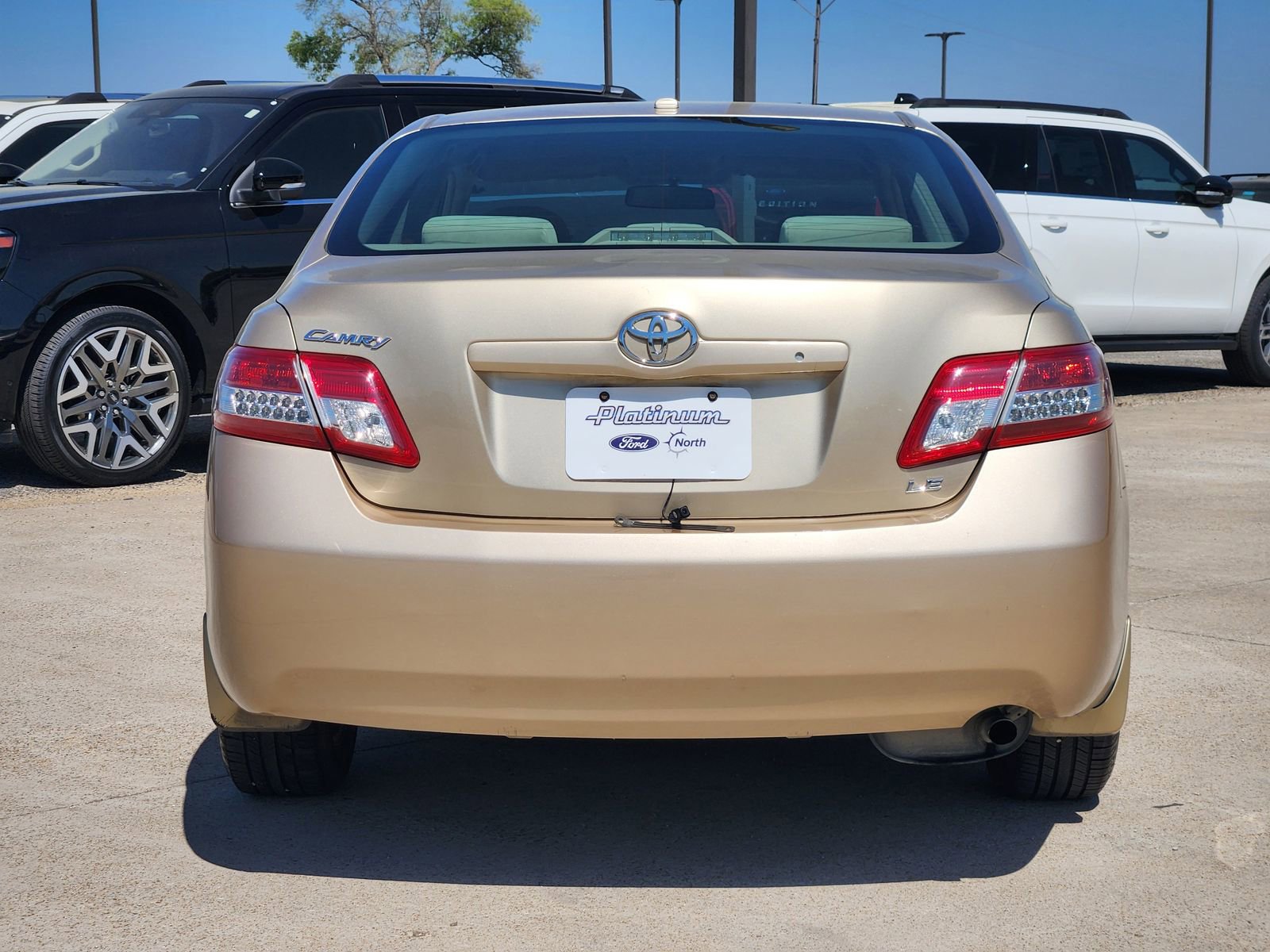 Used 2011 Toyota Camry LE image 8