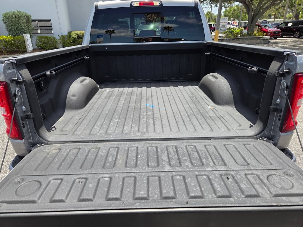 Used 2025 RAM 1500 Big Horn AWD/4WD image 9