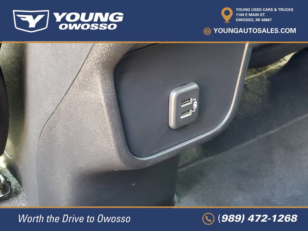 Used 2023 GMC Terrain SLE w/ Driver Convenience Package FWD image 28