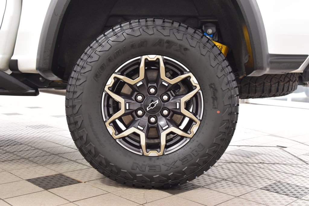 Used 2024 Chevrolet Colorado ZR2 w/ ZR2 Convenience Package III AWD/4WD image 29