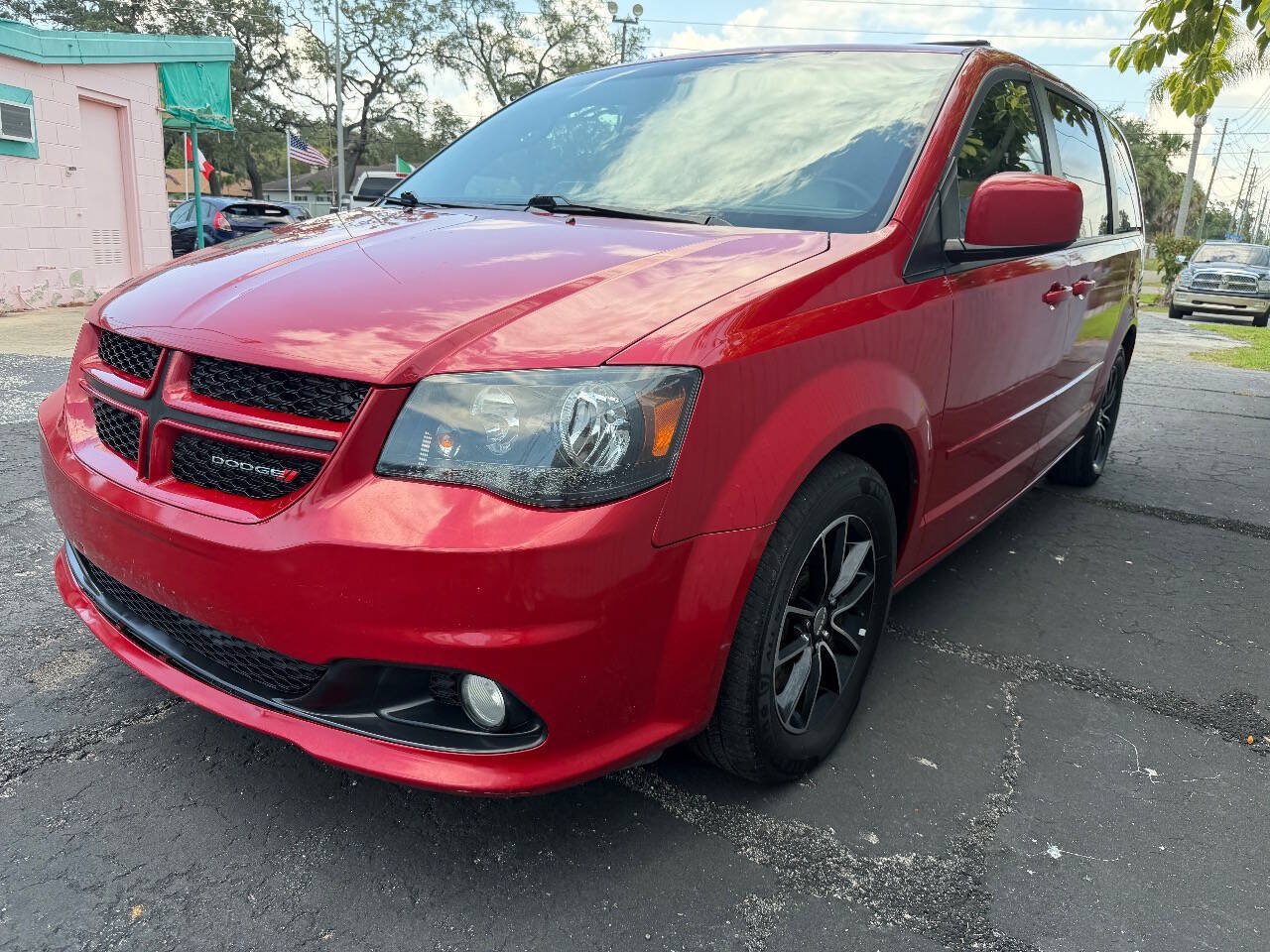 Used 2016 Dodge Grand Caravan R/T FWD image 2