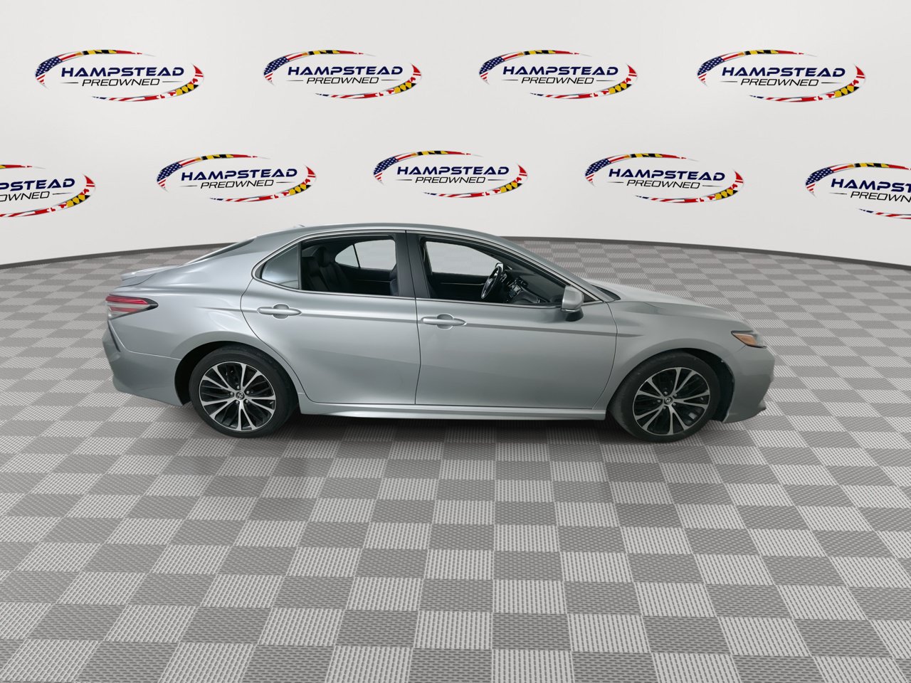 Used 2019 Toyota Camry SE w/ Convenience Package FWD image 9