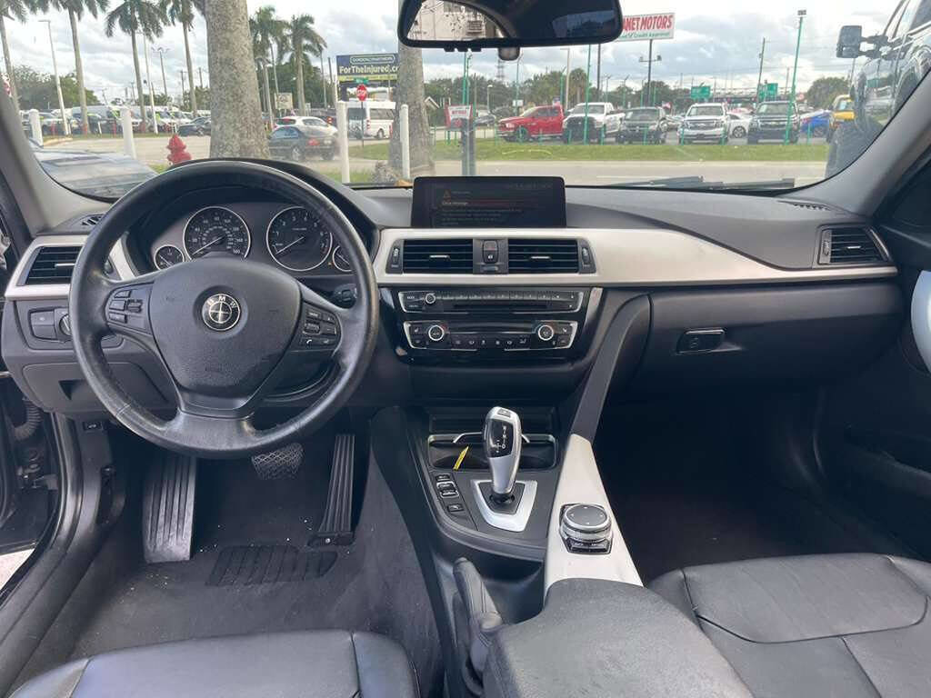 Used 2017 BMW 320i xDrive Sedan image 16