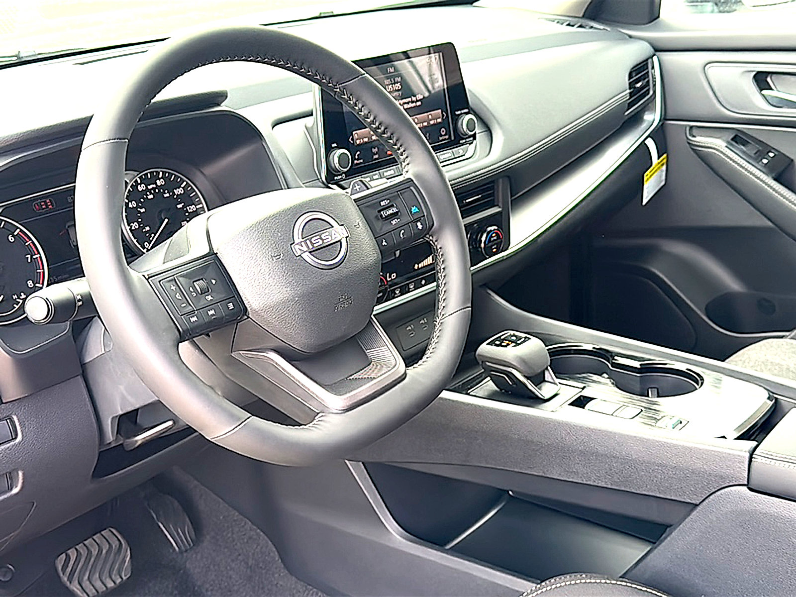 New 2026 Nissan Rogue SV FWD image 9