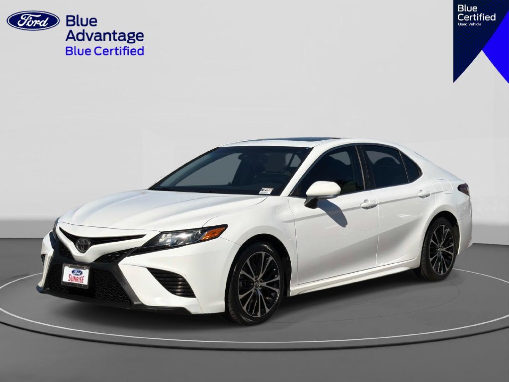 Used 2018 Toyota Camry SE w/ Moonroof Package FWD image 1