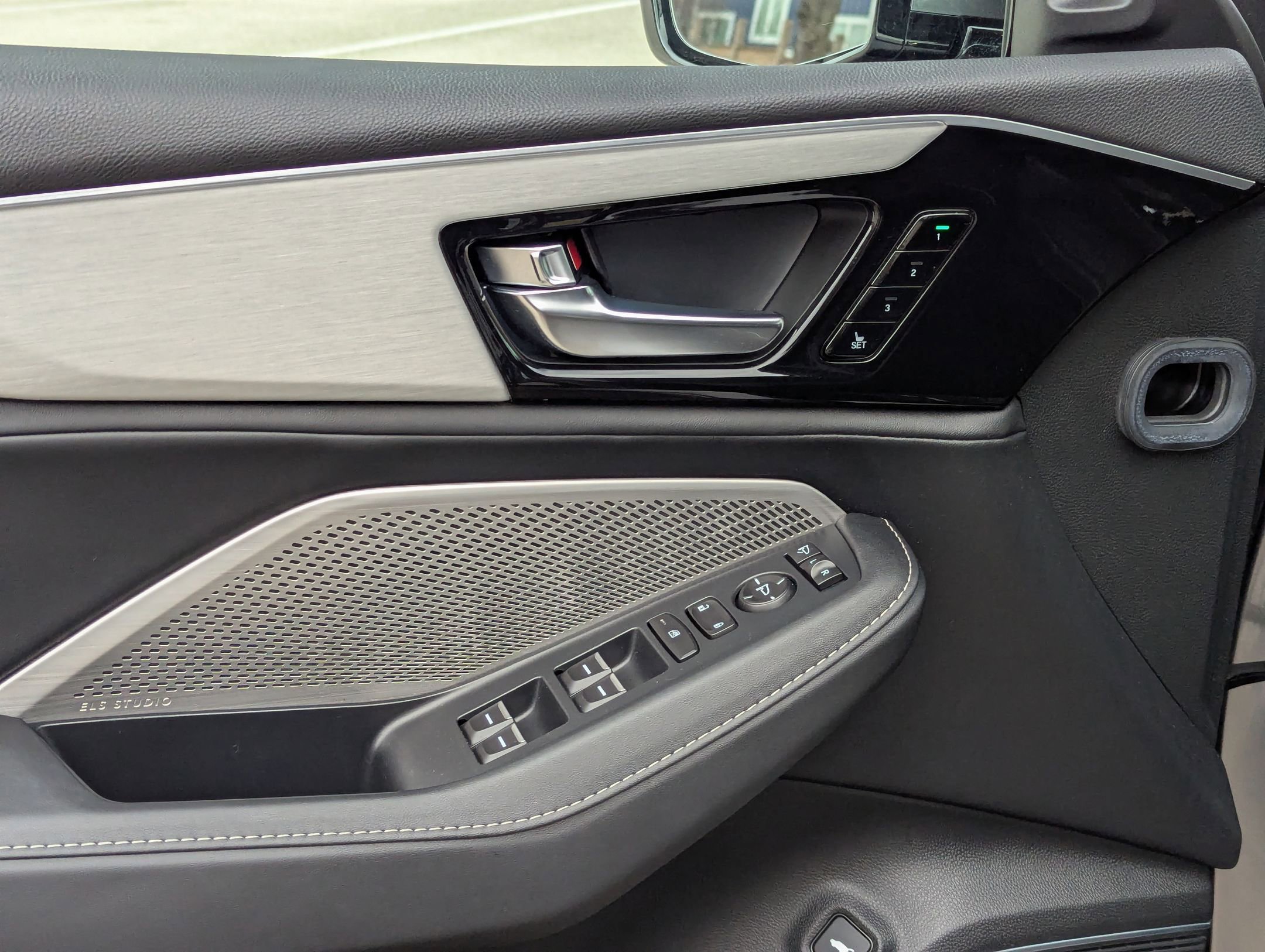 Certified 2023 Acura MDX SH-AWD w/ Technology Package image 9