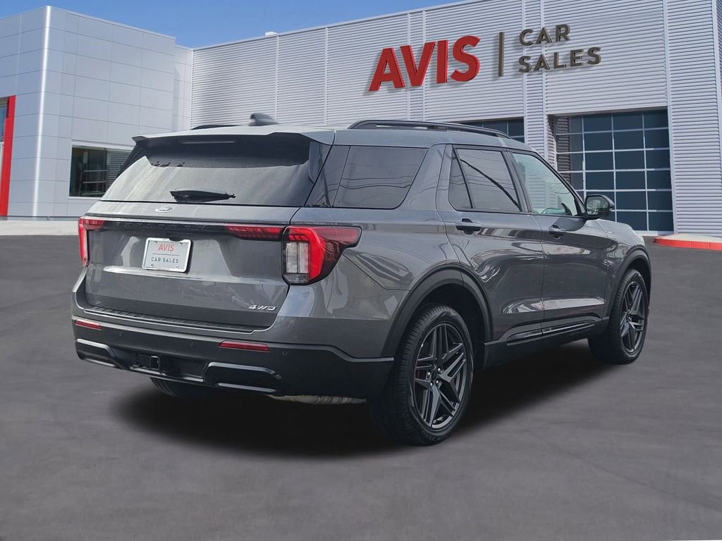 Used 2025 Ford Explorer ST-Line w/ ST-Line Street Pack image 6