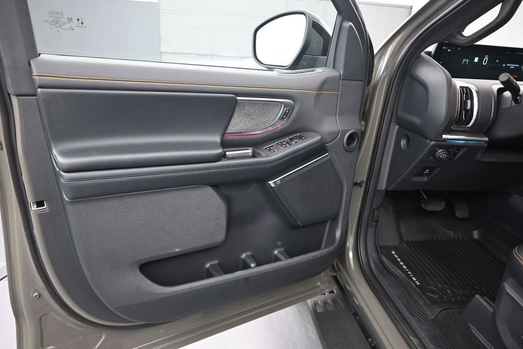 Certified 2025 Ford Expedition Tremor AWD/4WD image 17