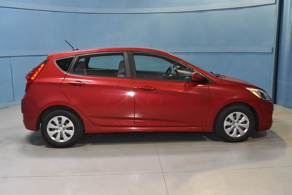 Used 2017 Hyundai Accent SE FWD image 18