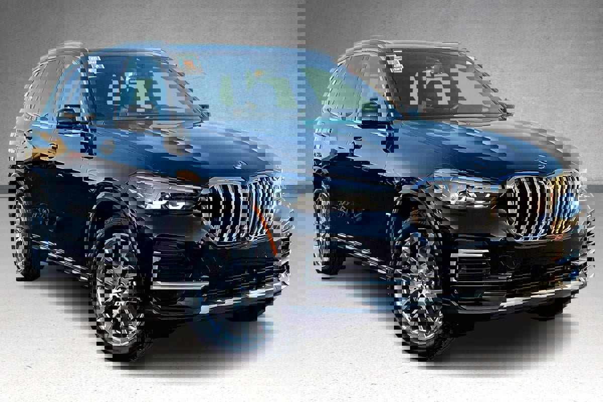 Used 2022 BMW X5 xDrive40i w/ Premium Package image 2