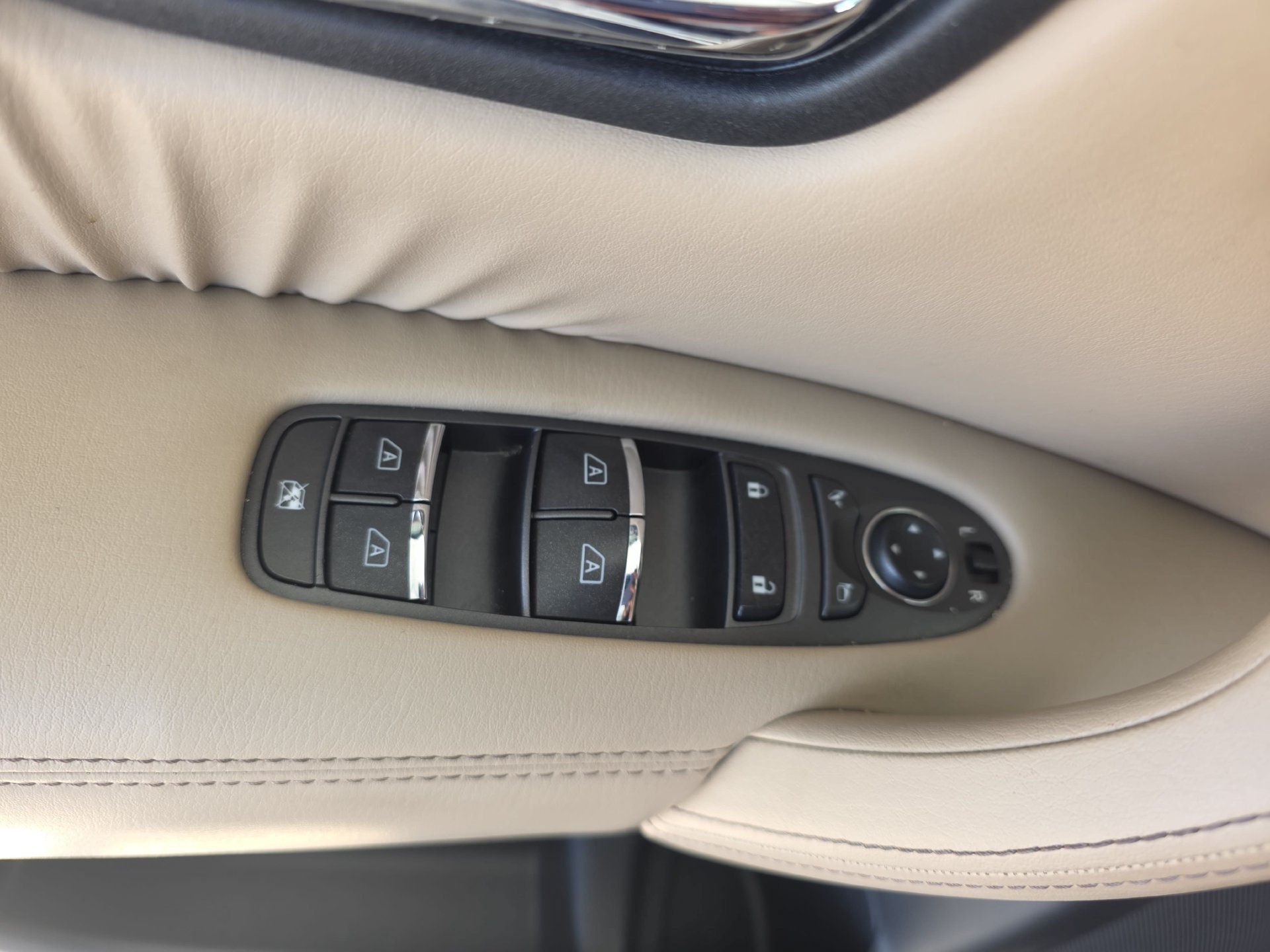 Used 2023 Nissan Armada SL w/ Cargo Package RWD image 27