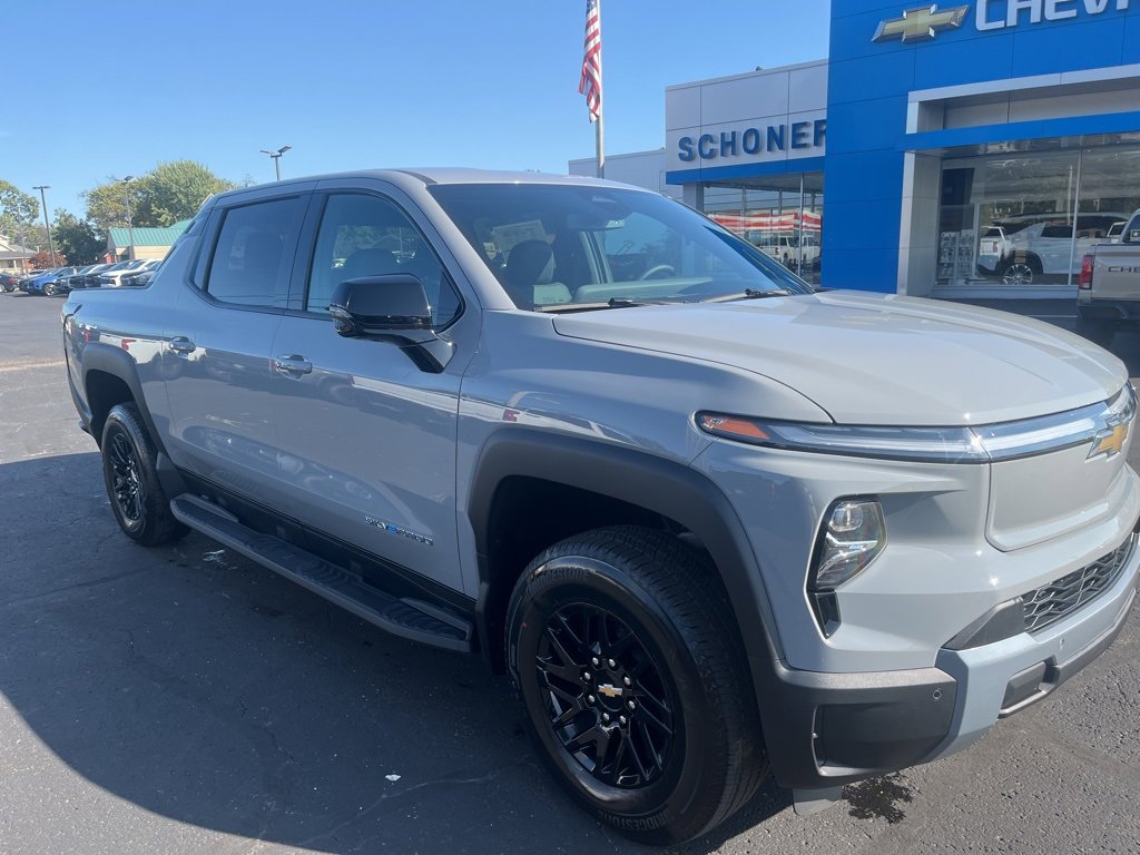 New 2025 Chevrolet Silverado EV LT image 10