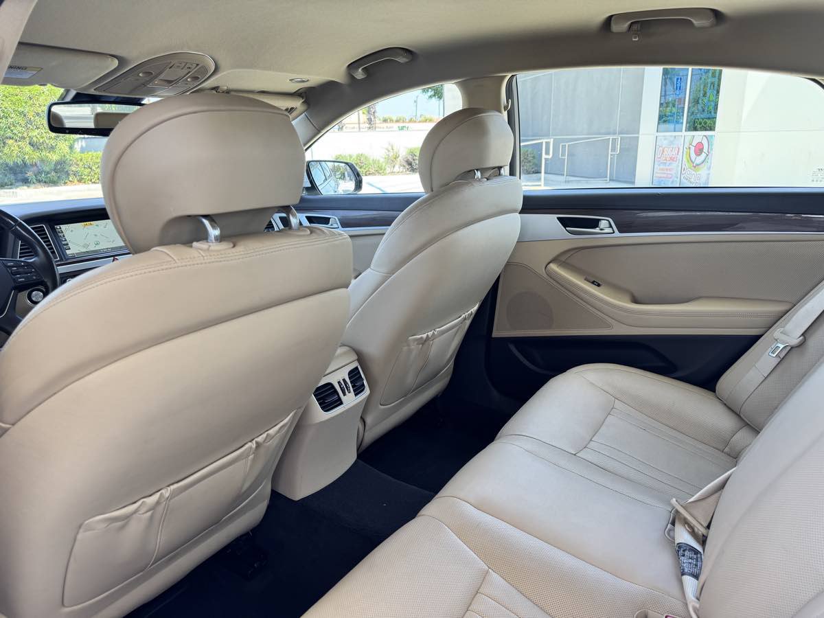 Used 2015 Hyundai Genesis 3.8 RWD image 25