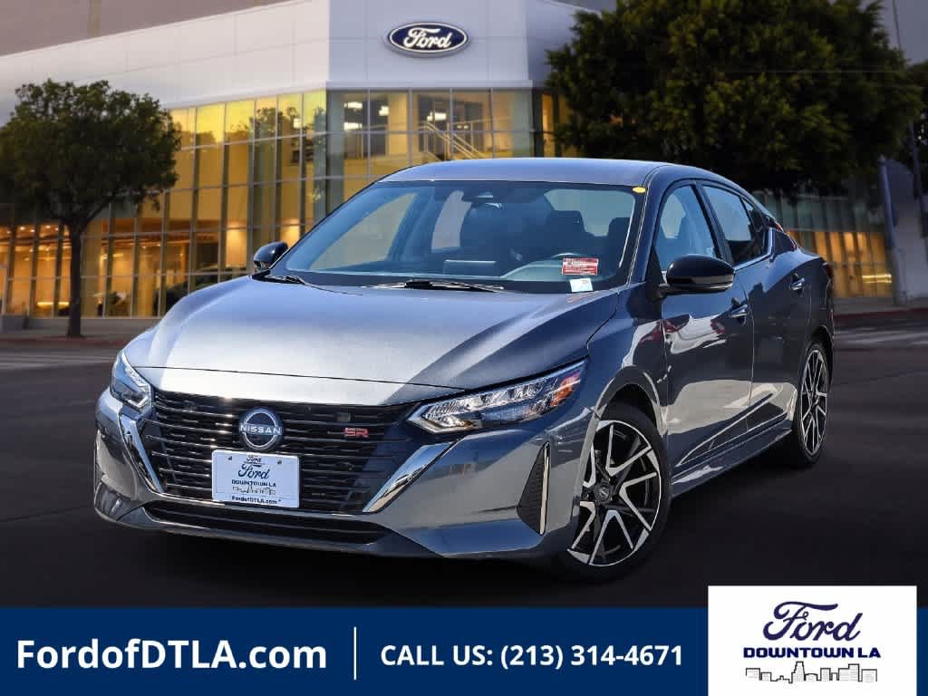 Used 2025 Nissan Sentra SR FWD image 1