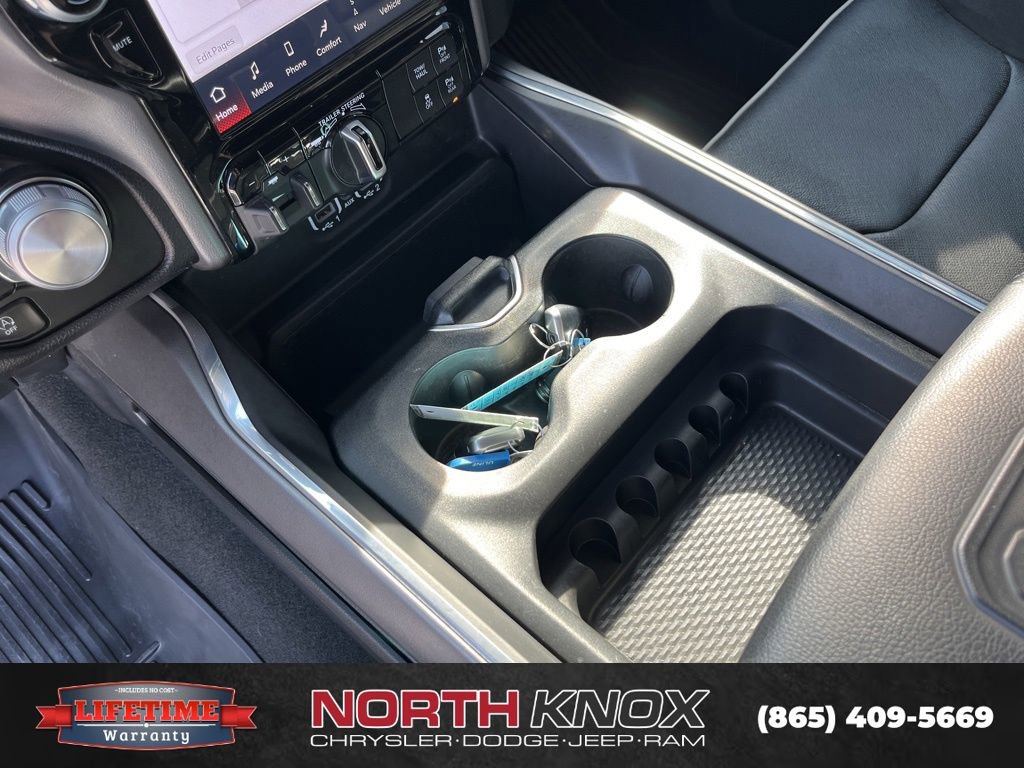 Used 2024 RAM 1500 Laramie AWD/4WD image 11