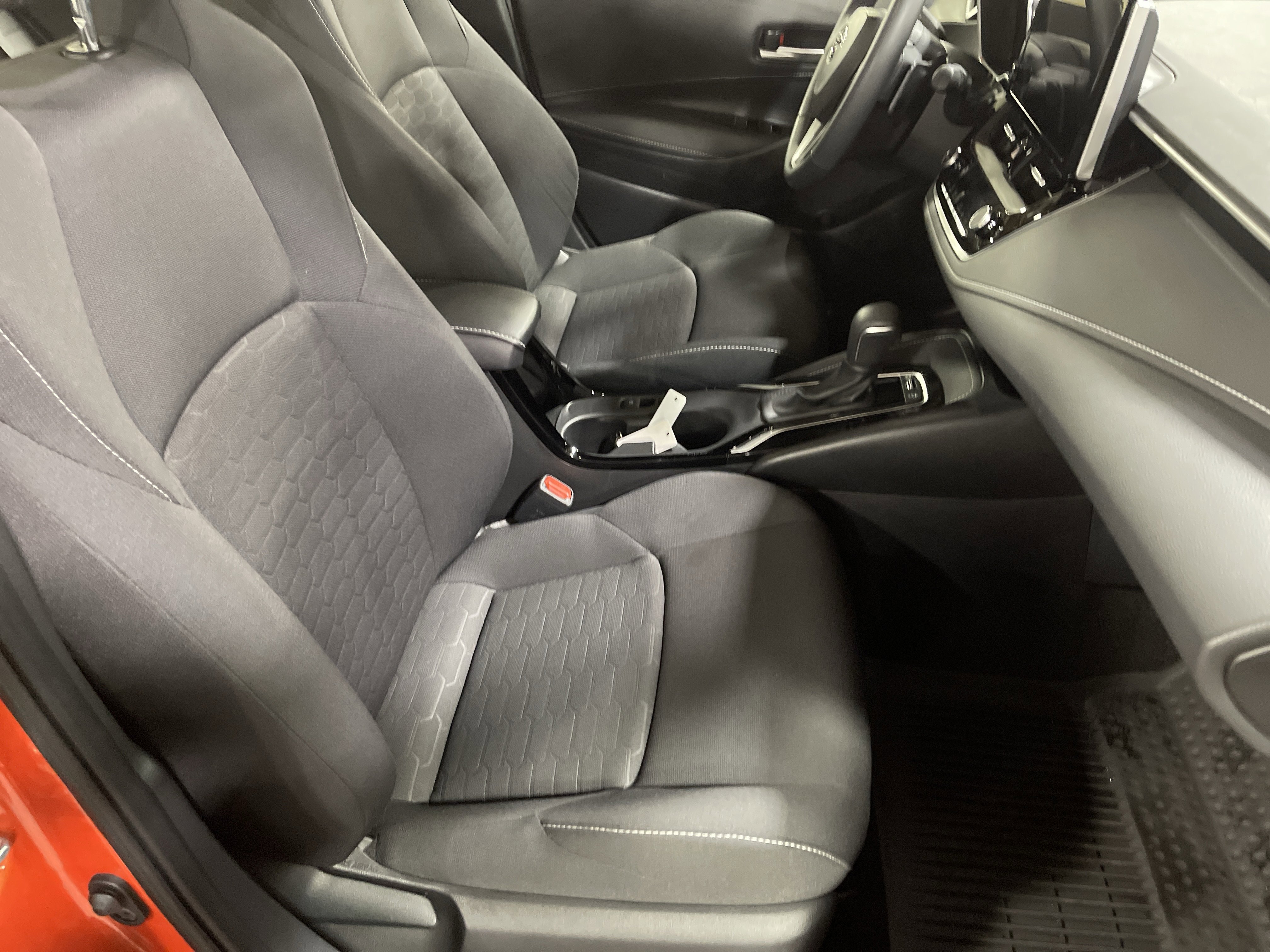 Used 2025 Toyota Corolla SE image 12