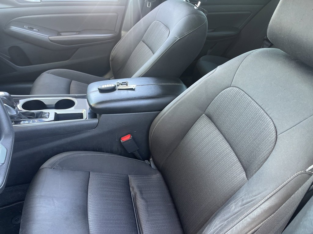 Used 2024 Nissan Altima 2.5 SV image 8