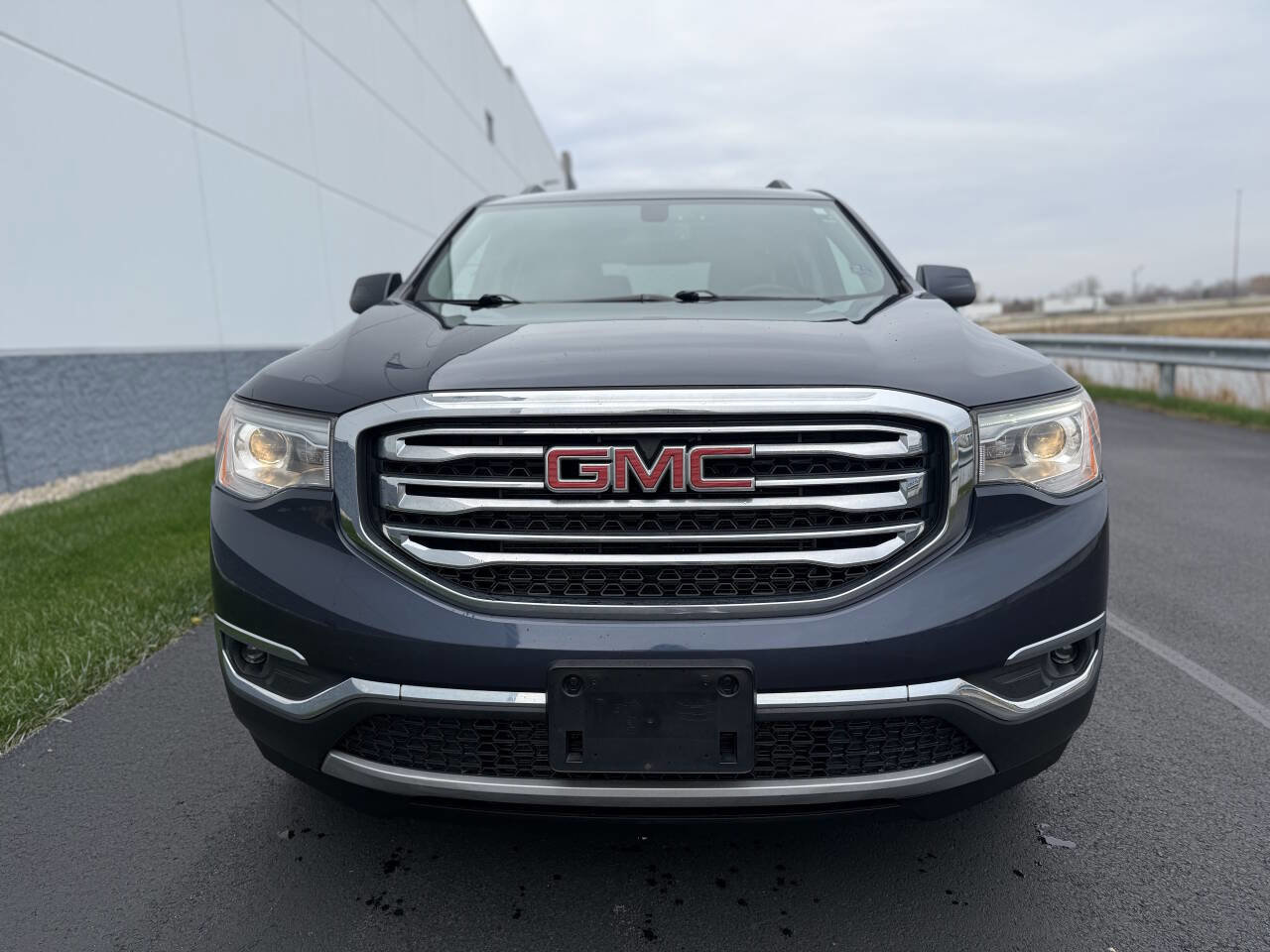Used 2019 GMC Acadia SLT w/ LPO, Floor Liner Package image 2
