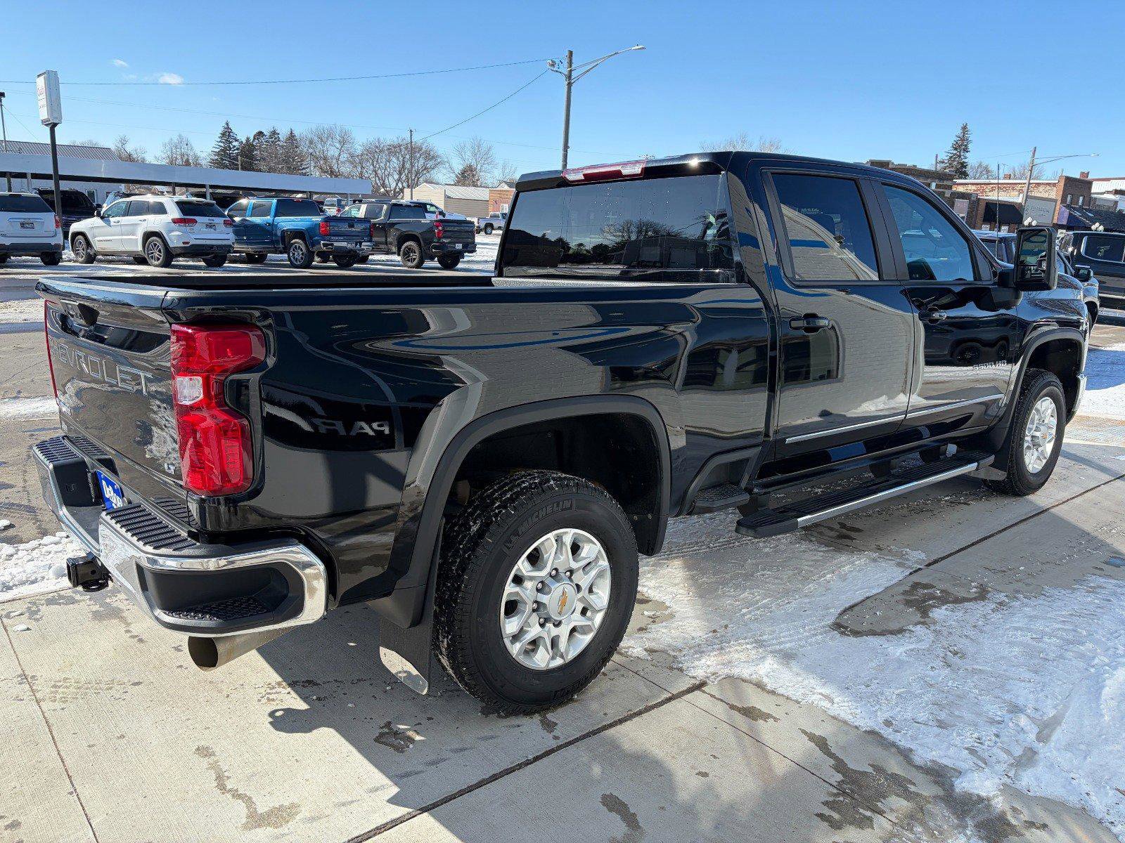 Used 2024 Chevrolet Silverado 3500 LT w/ Convenience Package image 5