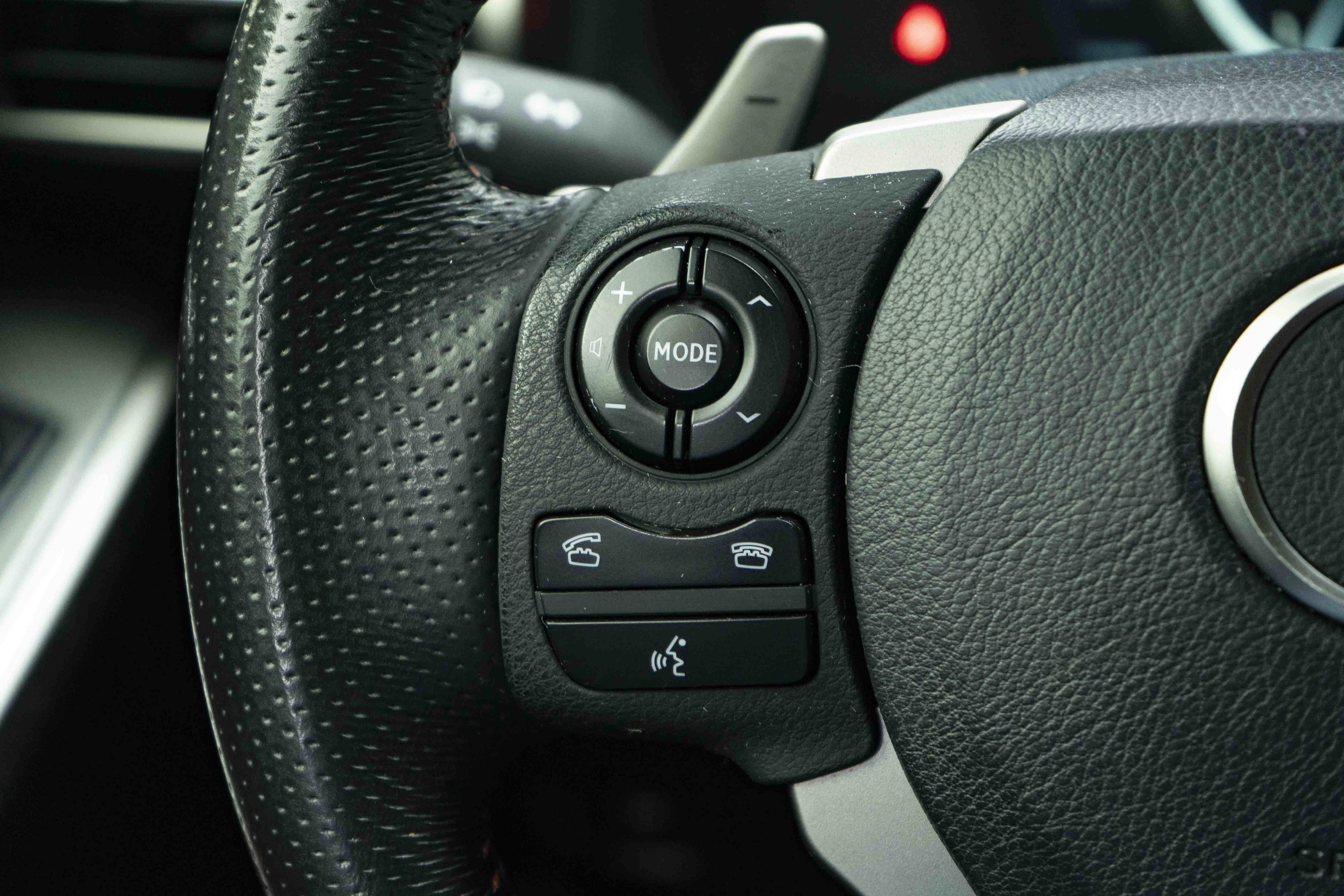 Used 2015 Lexus IS 350 w/ F-Sport Package RWD image 20