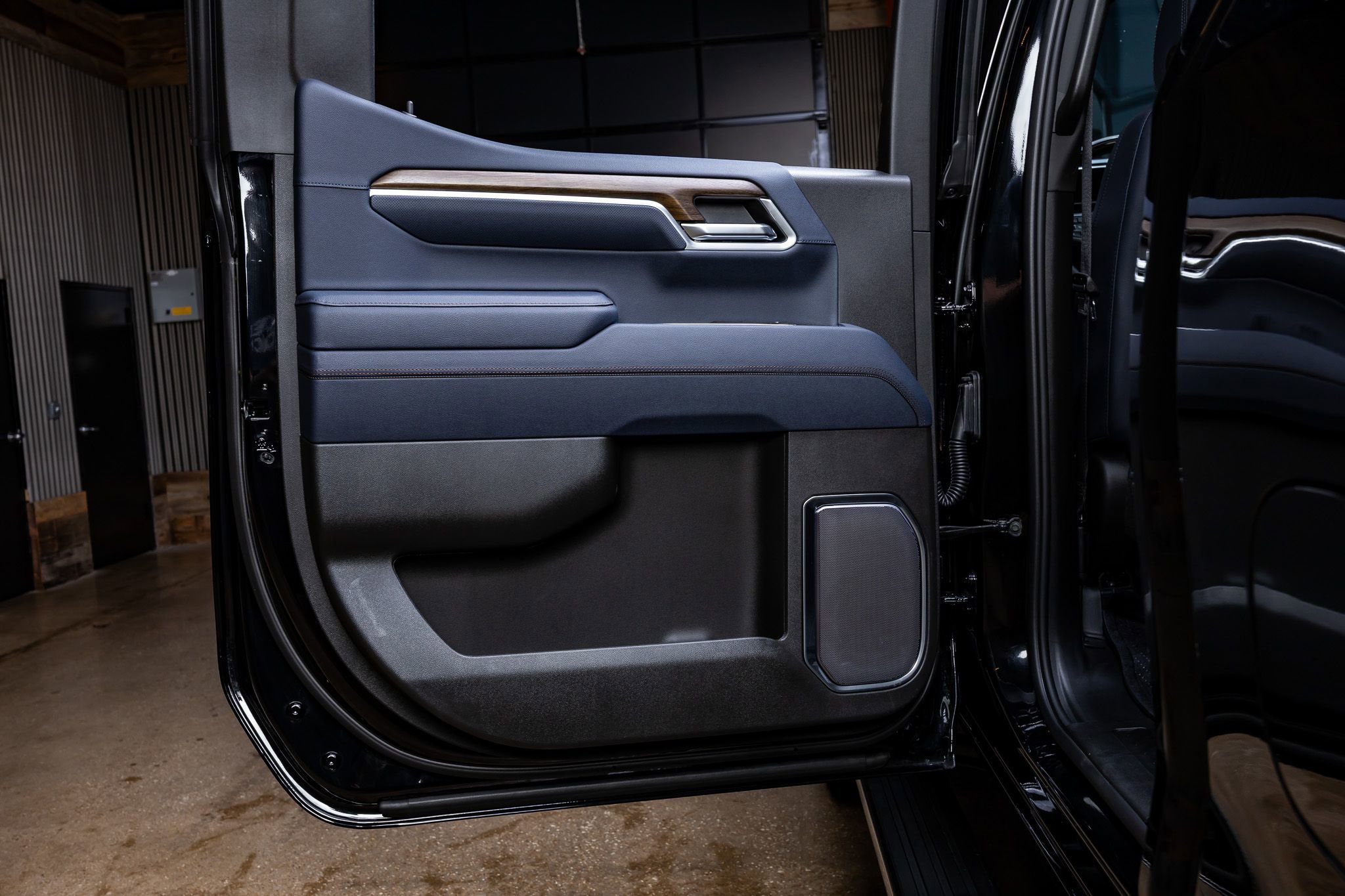 Used 2026 Chevrolet Silverado 1500 High Country image 38