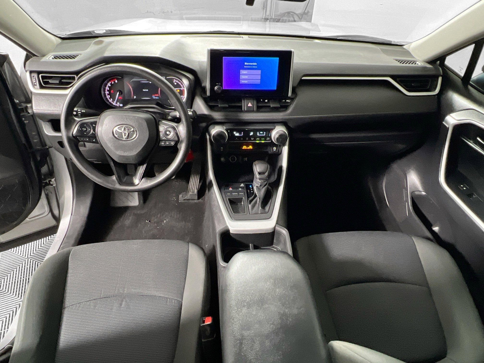 Used 2024 Toyota RAV4 LE FWD image 30