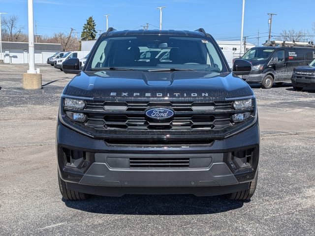 New 2026 Ford Expedition Active image 3