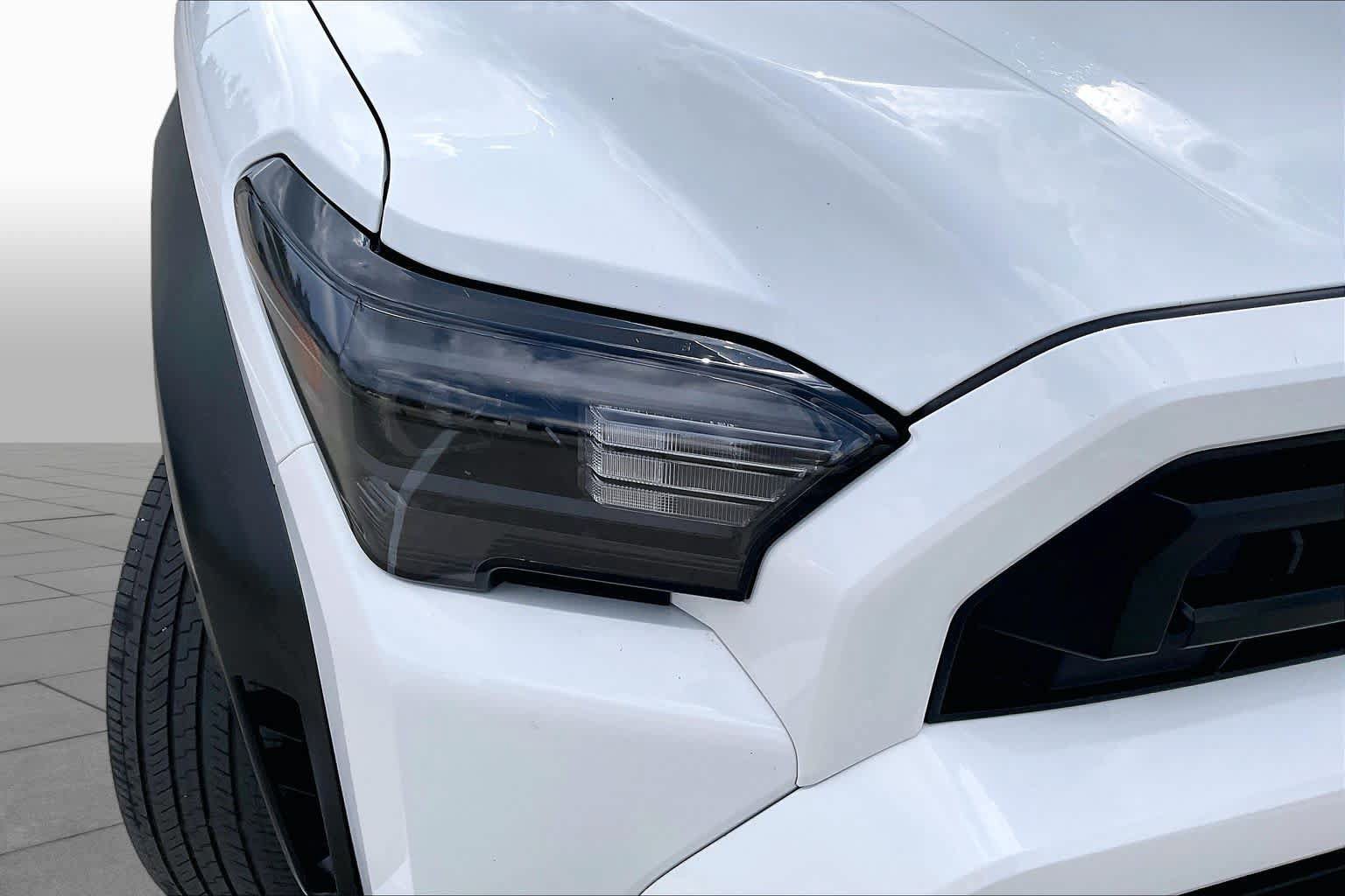 Used 2025 Toyota 4Runner SR5 AWD/4WD image 26