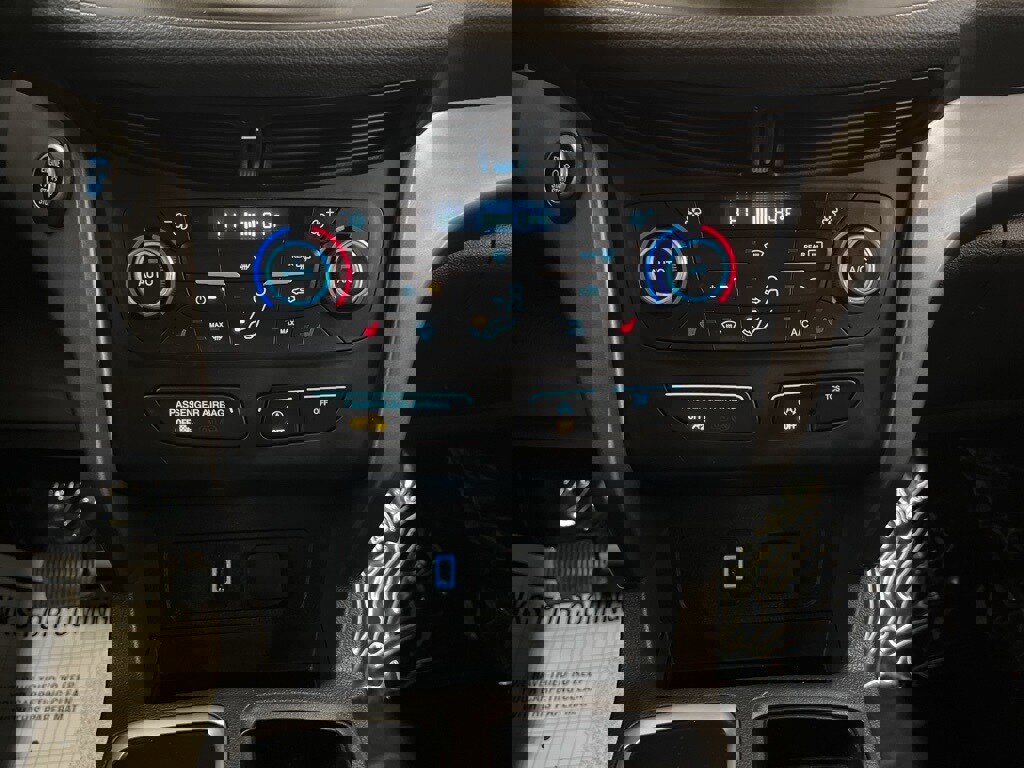 Used 2019 Ford Escape SE image 25